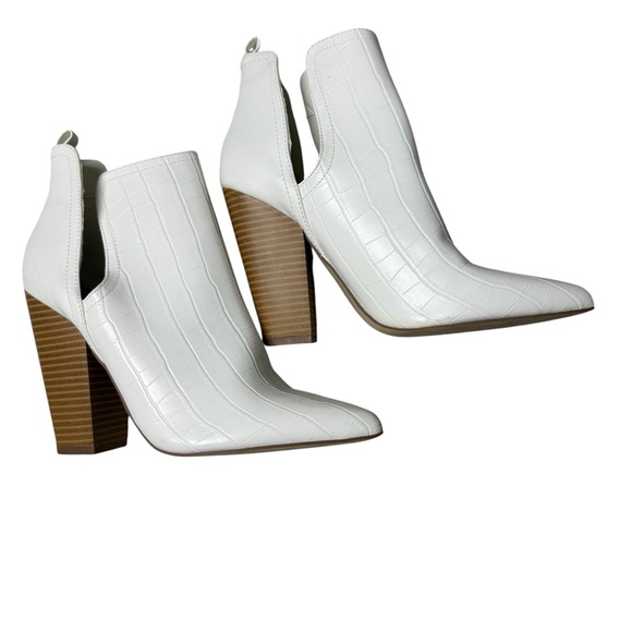 JustFab Heeled Boots Old Town Cutout Heeled bootie - Picture 2 of 13